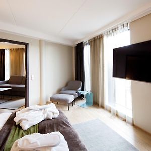 Suite met een Slaapkamer en een King Size Bed